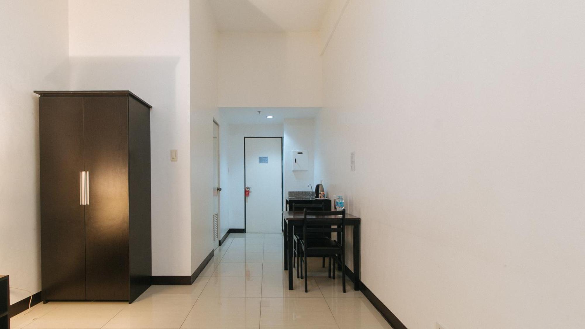 RedDoorz Plus @ Banawe Quezon City Buitenkant foto