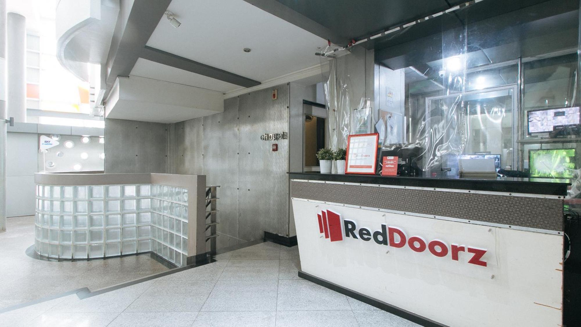 RedDoorz Plus @ Banawe Quezon City Buitenkant foto