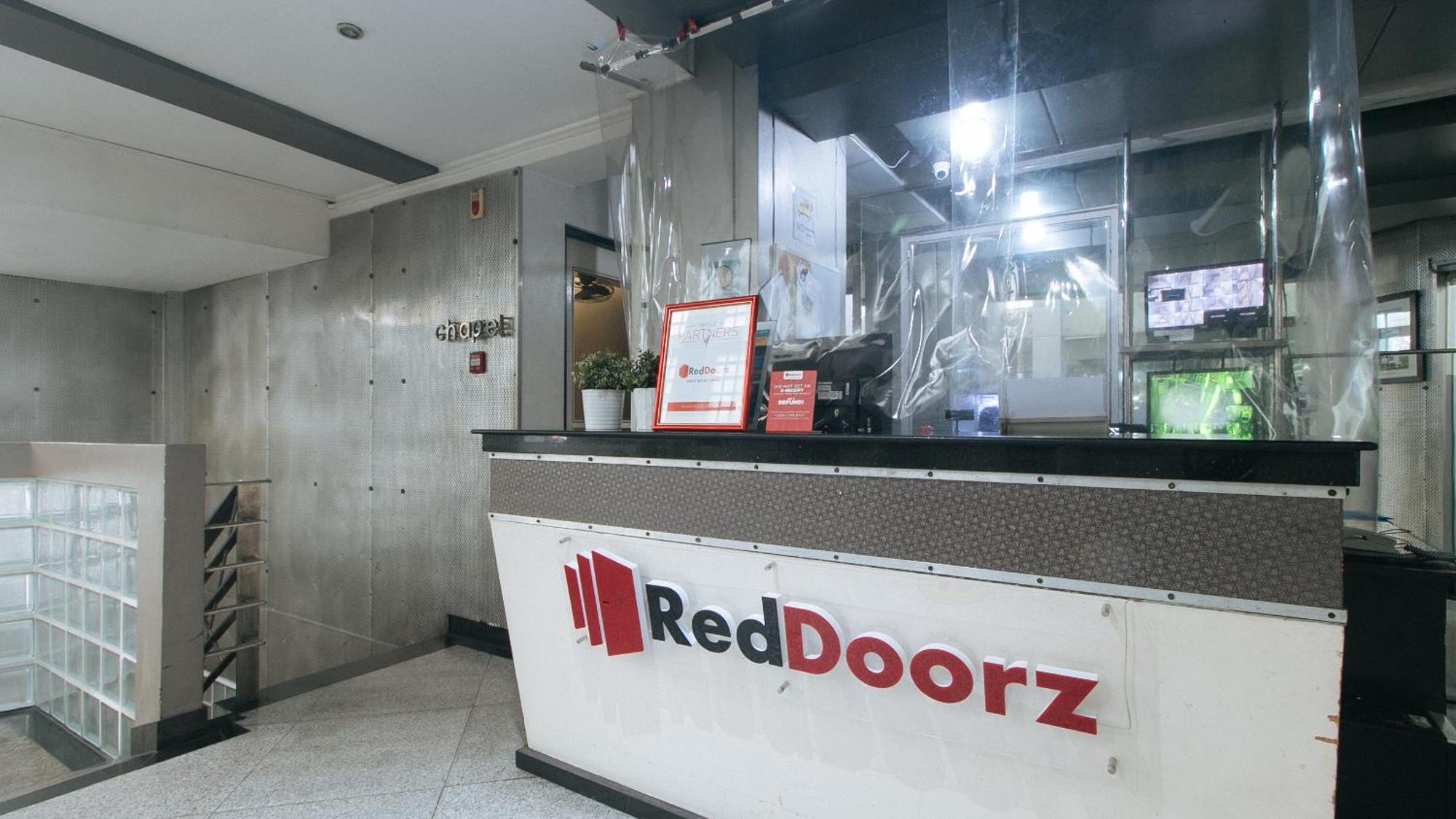 RedDoorz Plus @ Banawe Quezon City Buitenkant foto