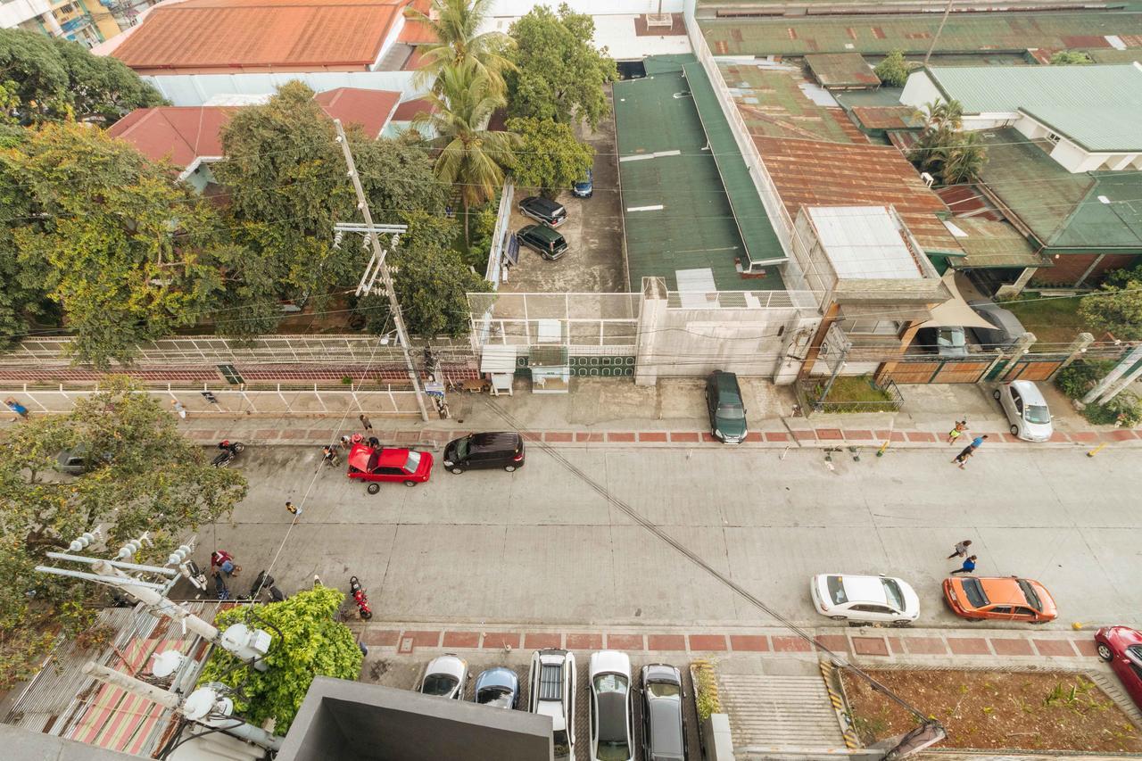 RedDoorz Plus @ Banawe Quezon City Buitenkant foto